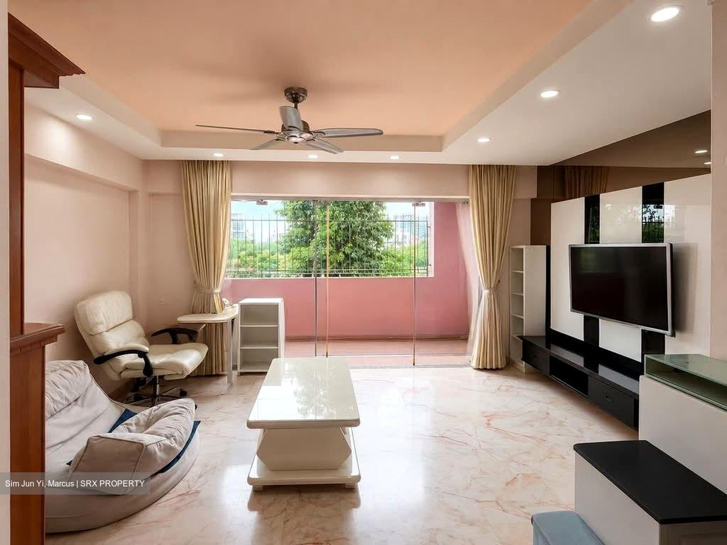 Blk 705 Hougang Avenue 2 (Hougang), HDB Executive #574568101